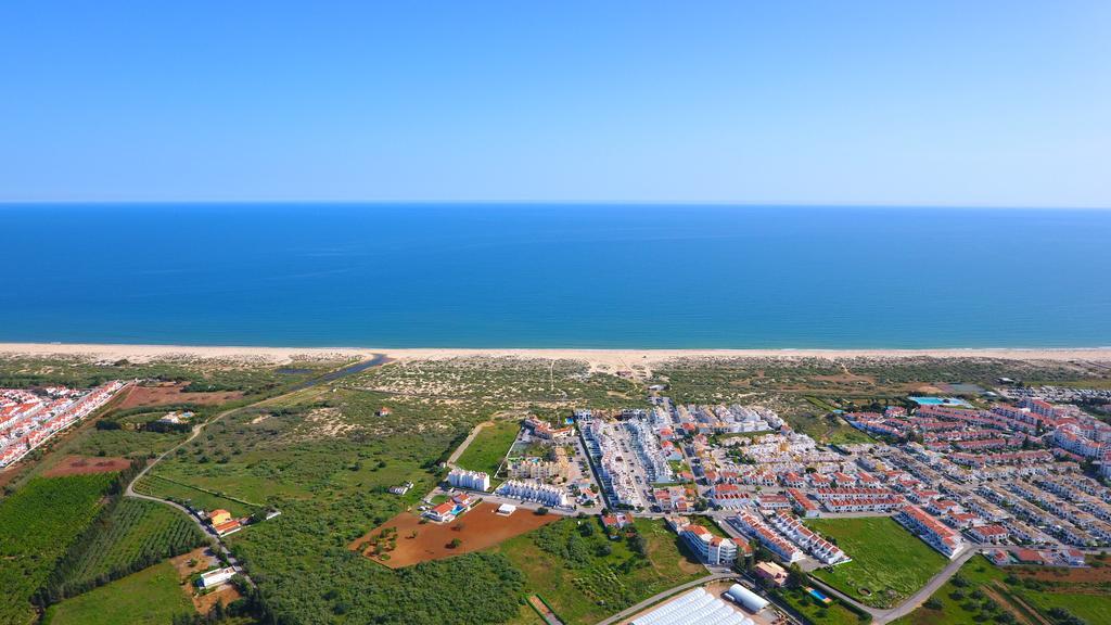 Praia Da Lota Resort - Beachfront Hotel Манта-Рота Екстер'єр фото